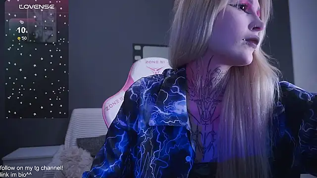 fraulein mooon online show from November 16, 2025, 10:59 pm