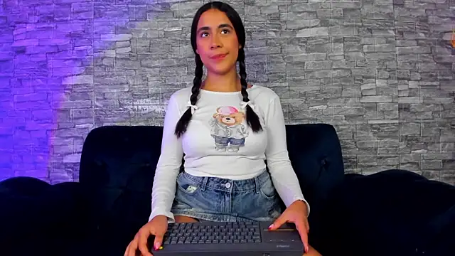 xanna sweet online show from February 9, 2025, 1:56 pm