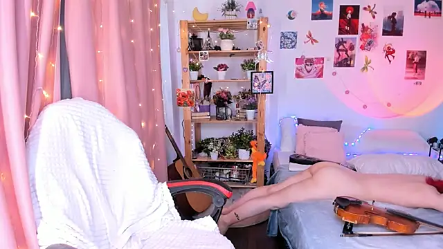 Jenny Foster online show from February 4, 2025, 10:10 am