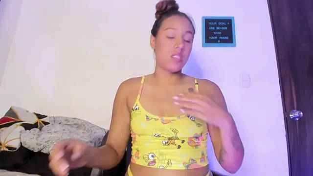 Snapshot of katia__dann chatting on October 24, 2025, 4:25 pm katia dann online show from October 24, 2025, 4:25 pm