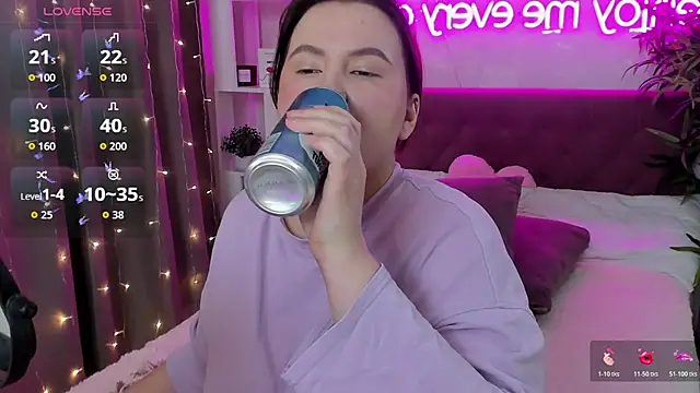 FeralPeach online show from March 29, 2026, 6:02 am