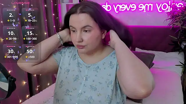 FeralPeach online show from April 17, 2026, 7:00 am