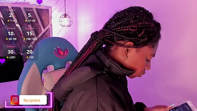 Queen perla  online show from September 25, 2025, 12:20 pm