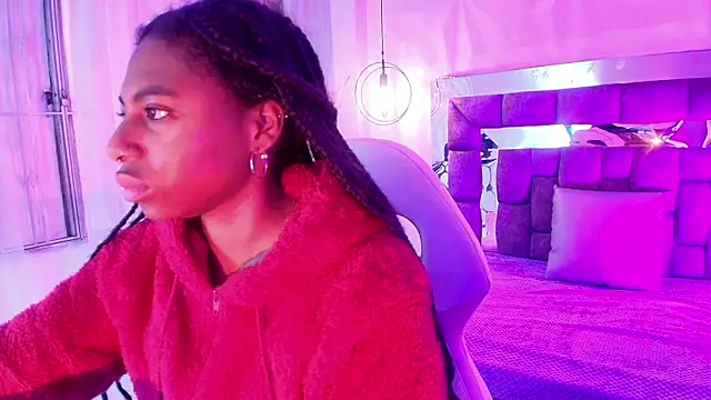 Snapshot of Queen_perla_ chatting on June 30, 2026, 12:39 pm Queen perla online show from June 30, 2026, 12:39 pm