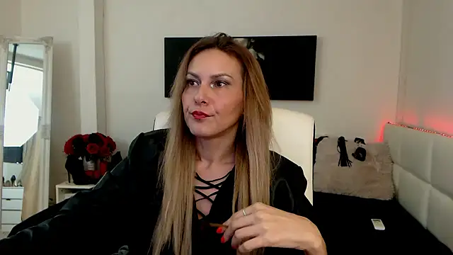 EvelynQueenn online show from January 18, 2025, 7:49 am
