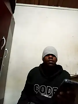 Snapshot of Uncletee112 chatting on September 30, 2025, 4:12 pm Uncletee112 online show from September 30, 2025, 4:12 pm