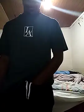 Snapshot of Uncletee112 chatting on October 26, 2025, 2:06 am Uncletee112 online show from October 26, 2025, 2:06 am