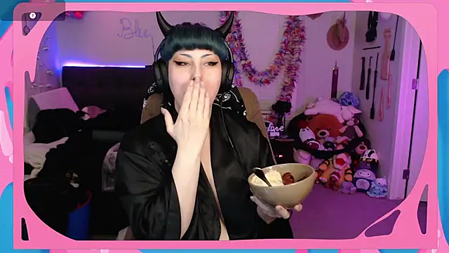 CirqueNoirBlu online show from March 4, 2026, 2:06 am