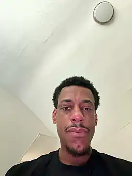 Snapshot of dgamecray chatting on June 4, 2026, 7:31 pm dgamecray online show from June 4, 2026, 7:31 pm