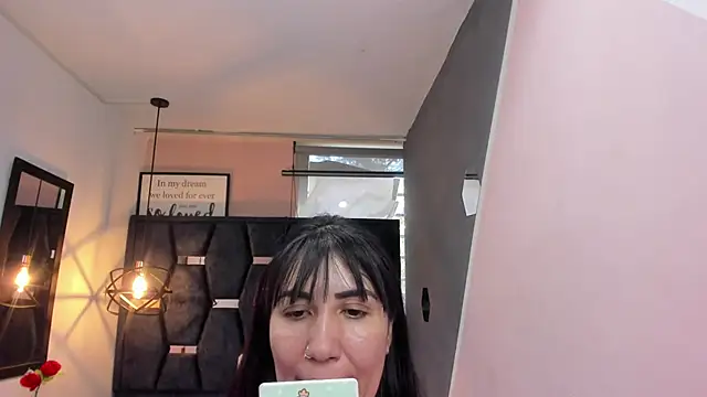 GiaFox  online show from November 27, 2025, 1:46 pm