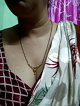 Rosy-B online show from April 4, 2026, 11:13 pm