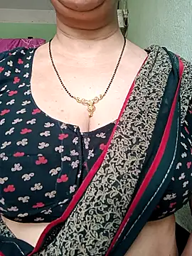 Rosy-B online show from April 21, 2026, 1:42 am