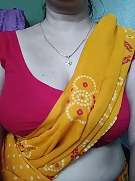 Snapshot of Rosy-B chatting on August 7, 2026, 9:44 am Rosy-B online show from August 7, 2026, 9:44 am