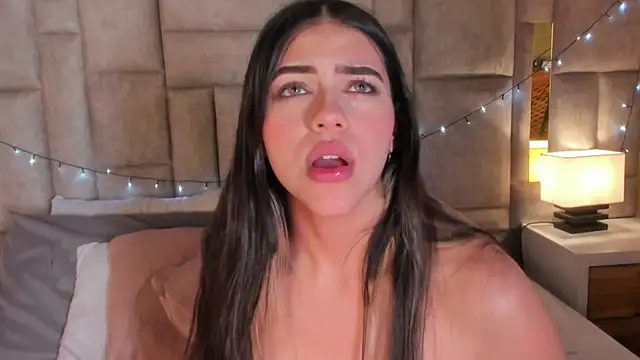 SofiScott  online show from January 22, 2025, 11:32 pm