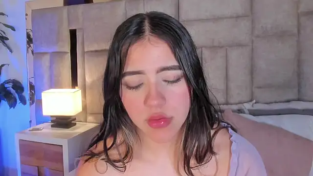 SofiScott  online show from March 13, 2025, 1:21 am