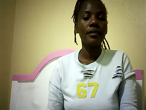 Snapshot of Pierra77 chatting on September 19, 2025, 11:11 am Pierra77 online show from September 19, 2025, 11:11 am