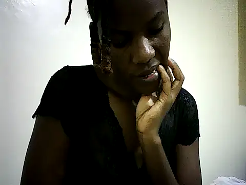 Snapshot of Pierra77 chatting on October 25, 2025, 9:39 am Pierra77 online show from October 25, 2025, 9:39 am