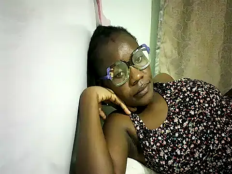 Snapshot of Pierra77 chatting on November 22, 2025, 12:37 pm Pierra77 online show from November 22, 2025, 12:37 pm