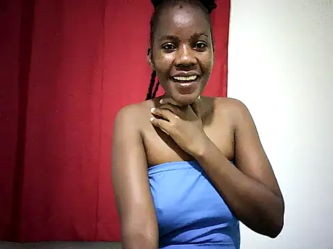 Snapshot of Pierra77 chatting on May 7, 2026, 1:22 am Pierra77 online show from May 7, 2026, 1:22 am