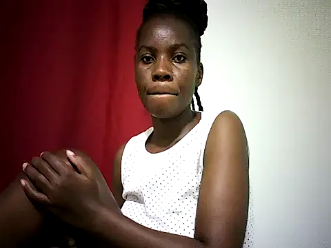Snapshot of Pierra77 chatting on May 13, 2026, 7:50 am Pierra77 online show from May 13, 2026, 7:50 am