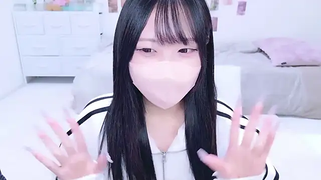 Suzu ch xx online show from October 19, 2025, 1:12 pm