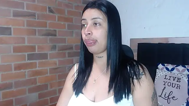 salome  hills1 online show from April 8, 2026, 6:52 pm