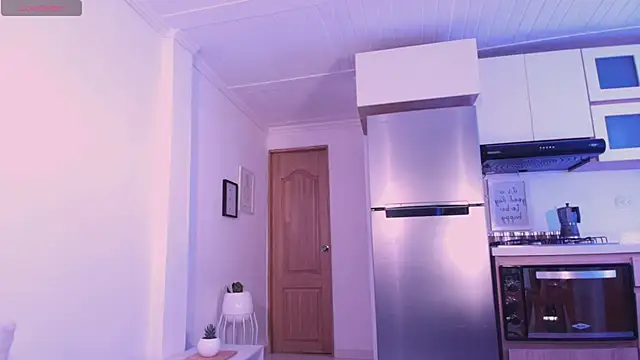 DannaHyde online show from November 19, 2025, 6:19 pm