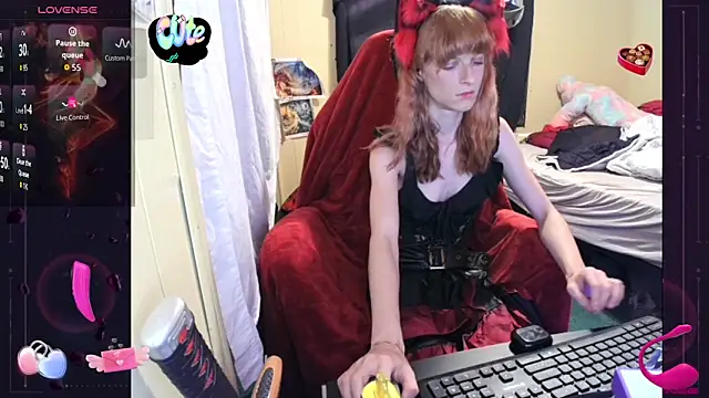 Snapshot of Rosieneko chatting on October 29, 2025, 7:54 am Rosieneko online show from October 29, 2025, 7:54 am