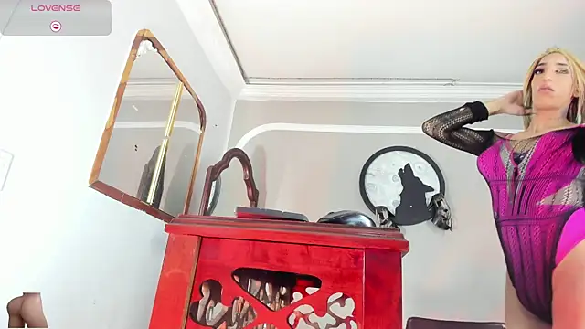 Snapshot of Jimena_Grey chatting on November 20, 2025, 6:02 am Jimena Grey online show from November 20, 2025, 6:02 am