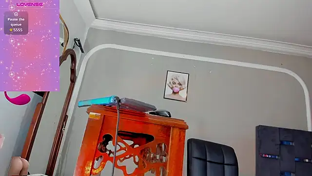 Snapshot of Jimena_Grey chatting on February 17, 2026, 9:10 pm Jimena Grey online show from February 17, 2026, 9:10 pm