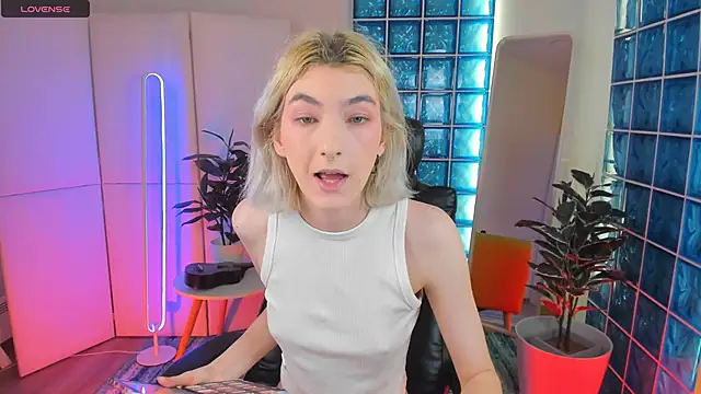 Snapshot of Mia_Cheers chatting on January 29, 2025, 1:49 pm Mia Cheers online show from January 29, 2025, 1:49 pm