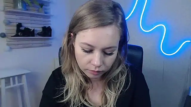 Snapshot of holly_xglam chatting on January 2, 2025, 10:16 am holly xglam online show from January 2, 2025, 10:16 am