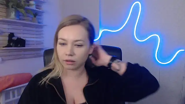 Snapshot of holly_xglam chatting on January 17, 2025, 9:39 am holly xglam online show from January 17, 2025, 9:39 am