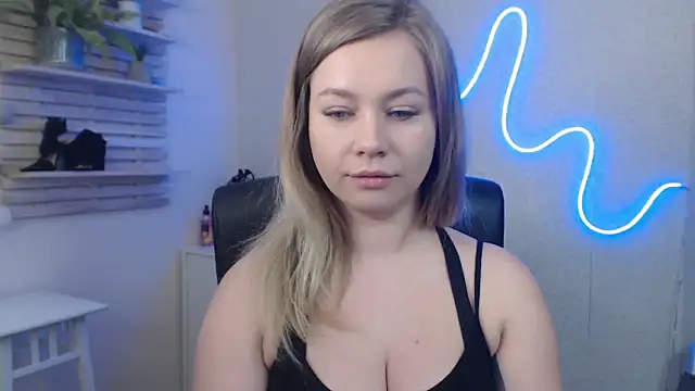 Snapshot of holly_xglam chatting on January 21, 2025, 6:33 am holly xglam online show from January 21, 2025, 6:33 am