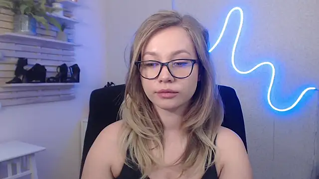 Snapshot of holly_xglam chatting on January 22, 2025, 6:20 am holly xglam online show from January 22, 2025, 6:20 am