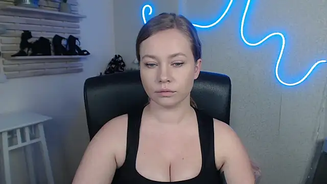 Snapshot of holly_xglam chatting on February 27, 2025, 3:25 am holly xglam online show from February 27, 2025, 3:25 am