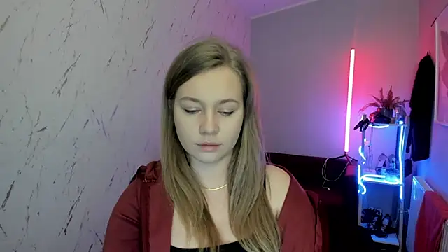 holly xglam online show from January 8, 2026, 8:33 pm