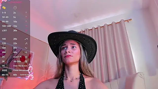 SkiinnyAna online show from February 8, 2025, 7:49 pm