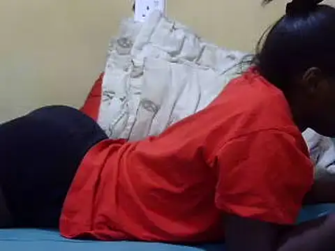 Snapshot of sweet_lily2 chatting on March 20, 2025, 4:31 pm sweet lily2 online show from March 20, 2025, 4:31 pm