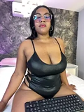 Esmeralda Duarte online show from July 12, 2026, 3:41 am
