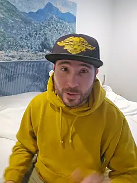 Snapshot of JeepinAround chatting on January 14, 2026, 3:17 pm JeepinAround online show from January 14, 2026, 3:17 pm