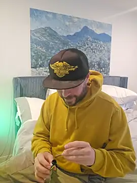 Snapshot of JeepinAround chatting on February 4, 2026, 7:31 pm JeepinAround online show from February 4, 2026, 7:31 pm