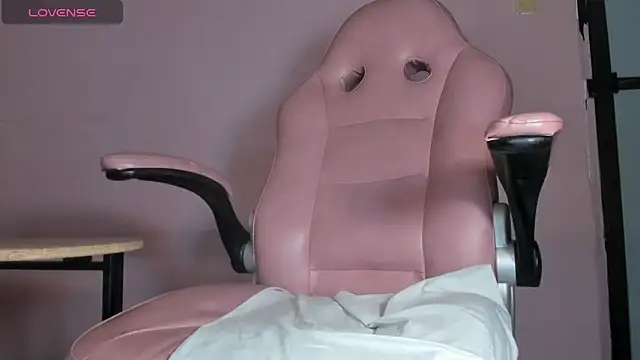 Lissalittlee online show from February 7, 2025, 10:52 pm