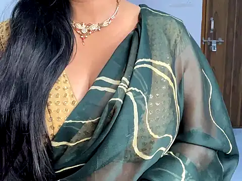 Snapshot of Aishwarya_101_ chatting on November 26, 2025, 7:26 pm Aishwarya 101 online show from November 26, 2025, 7:26 pm