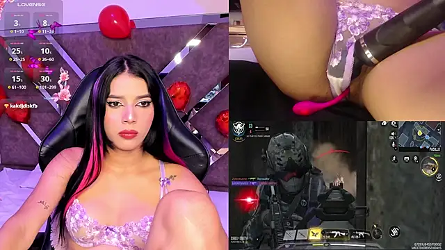 Snapshot of SweetieCloe_ chatting on February 12, 2025, 9:33 pm SweetieCloe online show from February 12, 2025, 9:33 pm