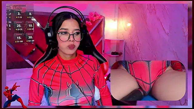 Snapshot of SweetieCloe_ chatting on September 23, 2025, 8:45 pm SweetieCloe online show from September 23, 2025, 8:45 pm