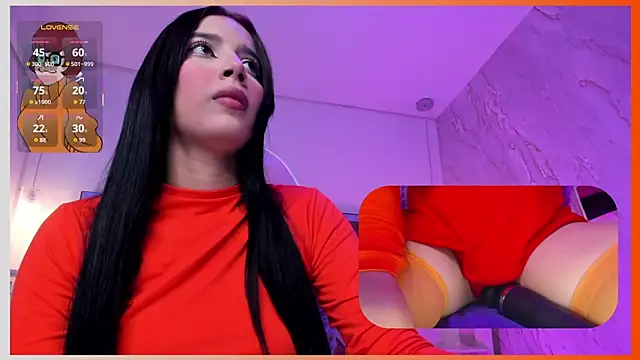 SweetieCloe  online show from May 17, 2026, 8:49 pm