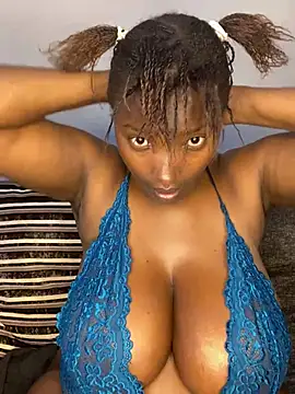 Snapshot of Naughty-sonia2 chatting on December 9, 2024, 11:15 am Naughty-sonia2 online show from December 9, 2024, 11:15 am