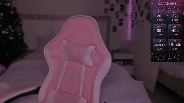 Snapshot of CoddleWeeper_ chatting on December 4, 2024, 9:18 am CoddleWeeper online show from December 4, 2024, 9:18 am