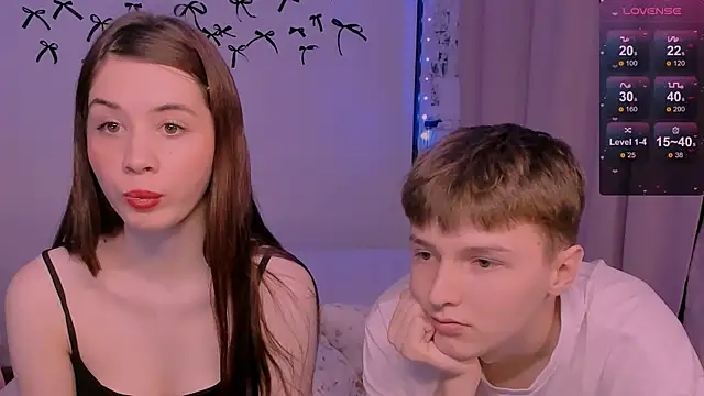 CoddleWeeper  online show from April 18, 2026, 2:43 pm